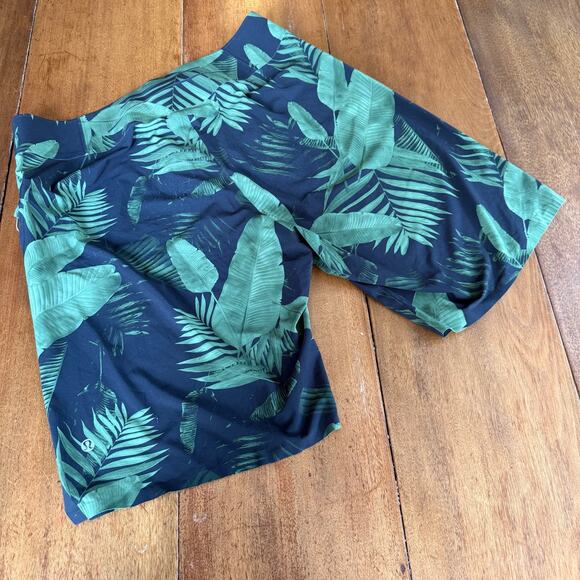 Lululemon Sz 34 Current State Board Short Swim Trunk Unlined Green Leaf Tropical - Picture 6 of 13